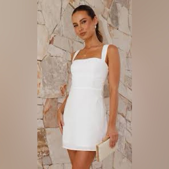 Billy J Dresses & Skirts - Billy J White Linen Mini Dress with Pockets Size 18